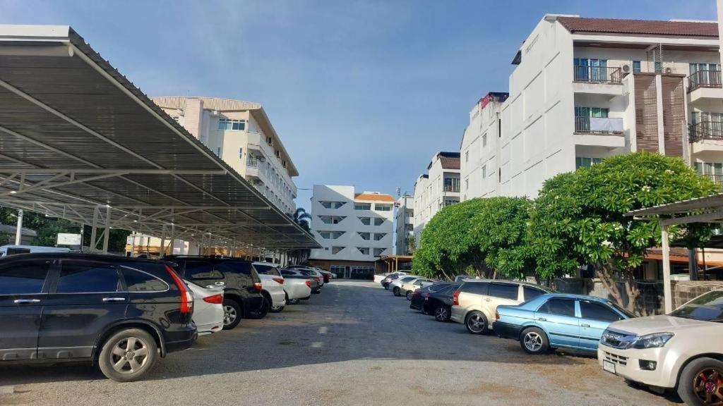 Nana Chat Bangsaen Hotel Si Racha Eksteriør billede