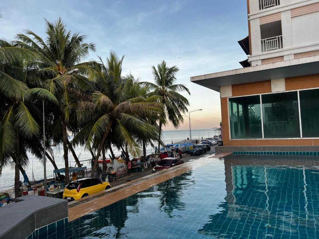 Nana Chat Bangsaen Hotel Si Racha Eksteriør billede