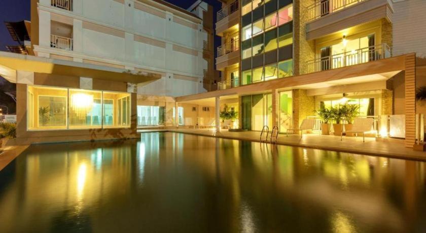 Nana Chat Bangsaen Hotel Si Racha Eksteriør billede