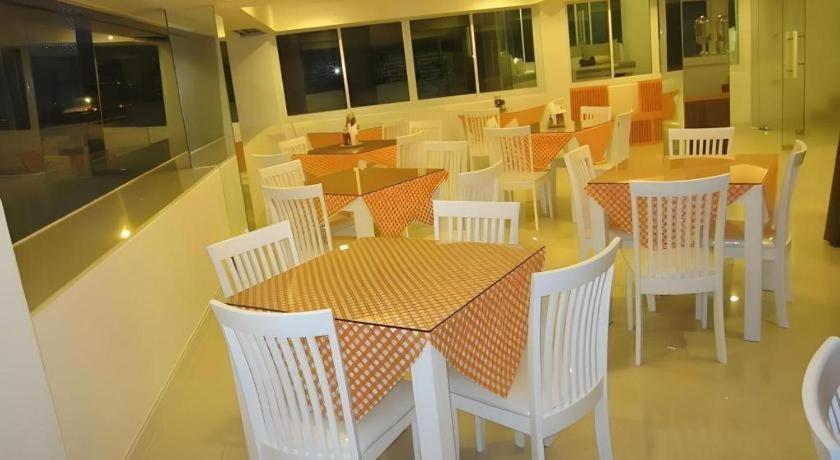 Nana Chat Bangsaen Hotel Si Racha Eksteriør billede